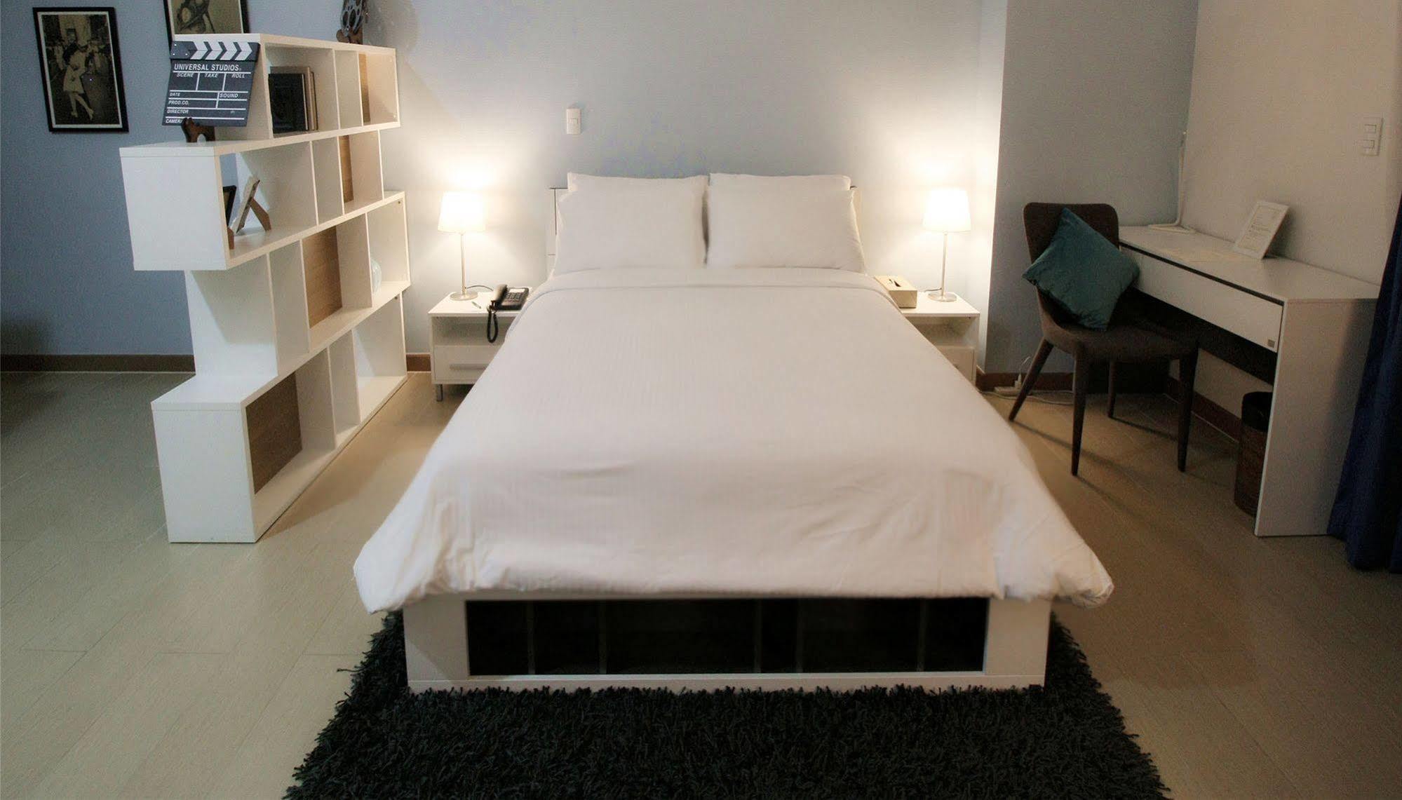 Maxstays - Max Style @ The Venice Residences Taguig Extérieur photo